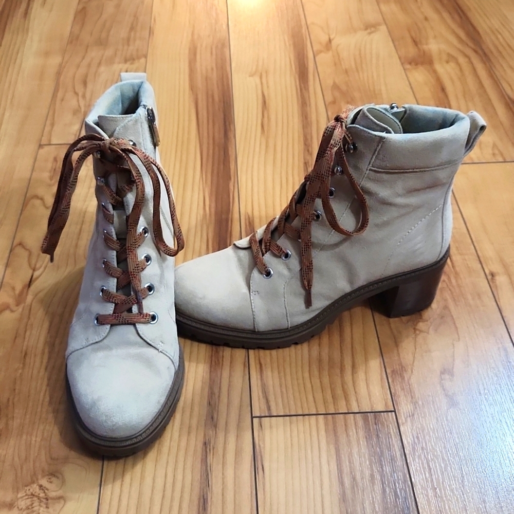 Vince Camuto Gaviana Leather Lace Up Ankle Boots